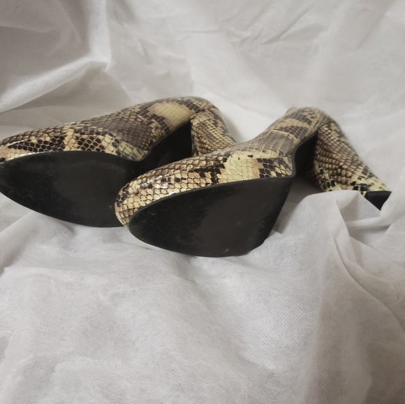 Kenneth  Cole - Picture 2 of 4